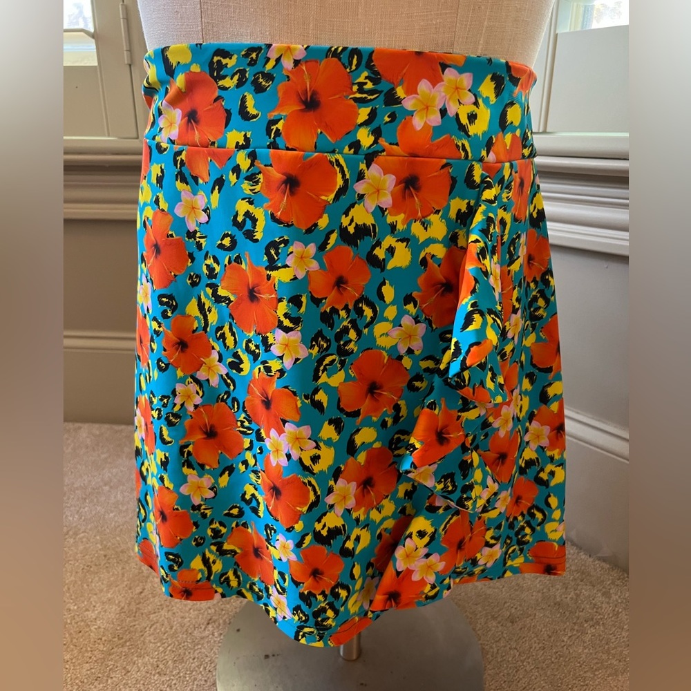Tzu Tzu Sport Mia Skort, Tropicana print, XL, EUC
